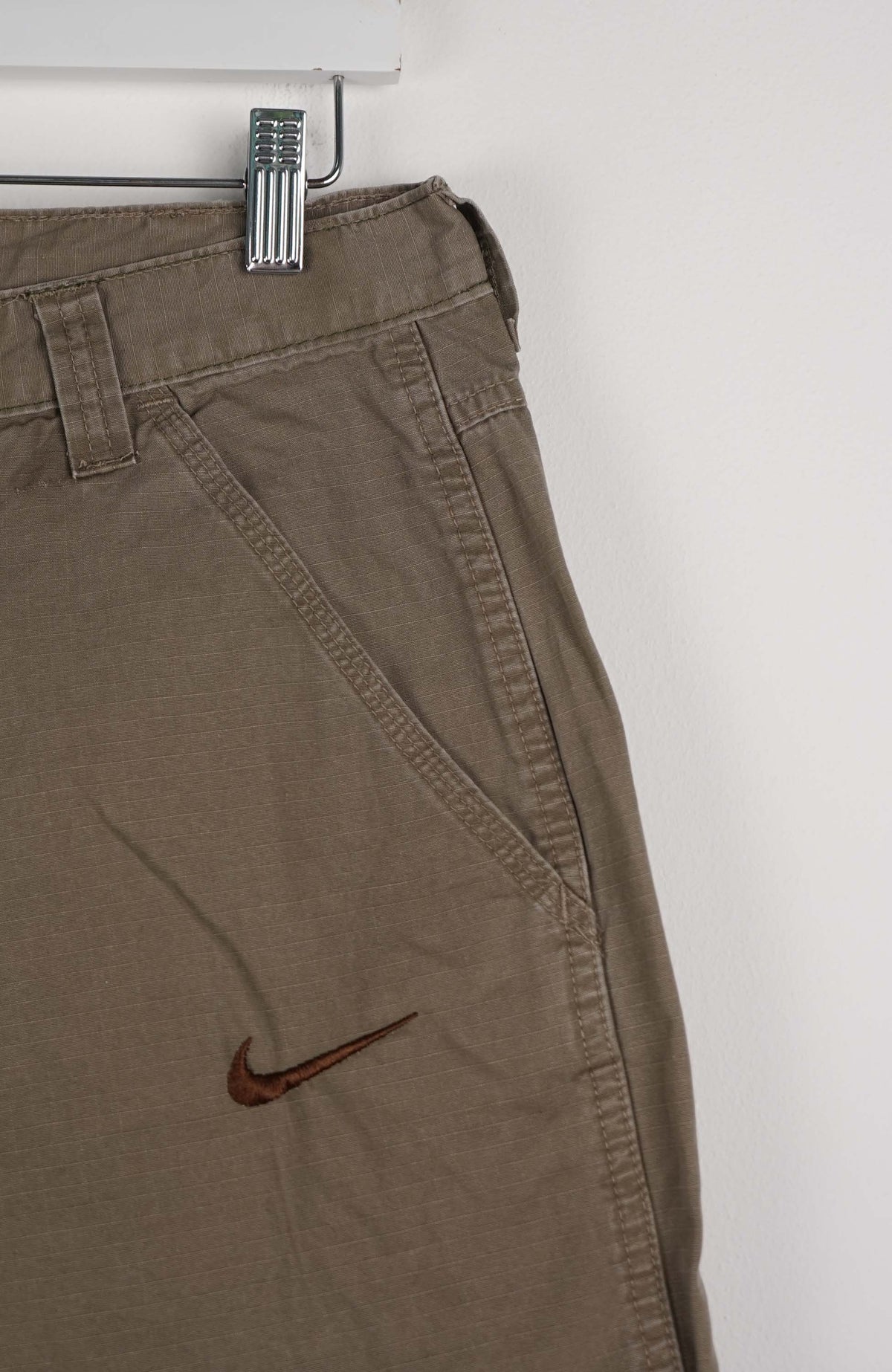 VINTAGE REWORK CARGO CAPRI SHORTS W32