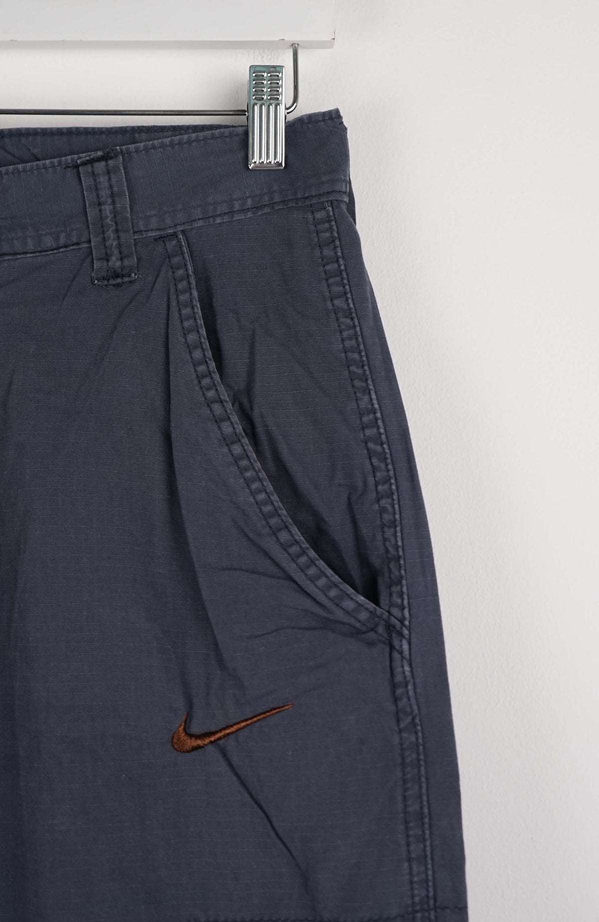VINTAGE REWORK CARGO CAPRI SHORTS W30