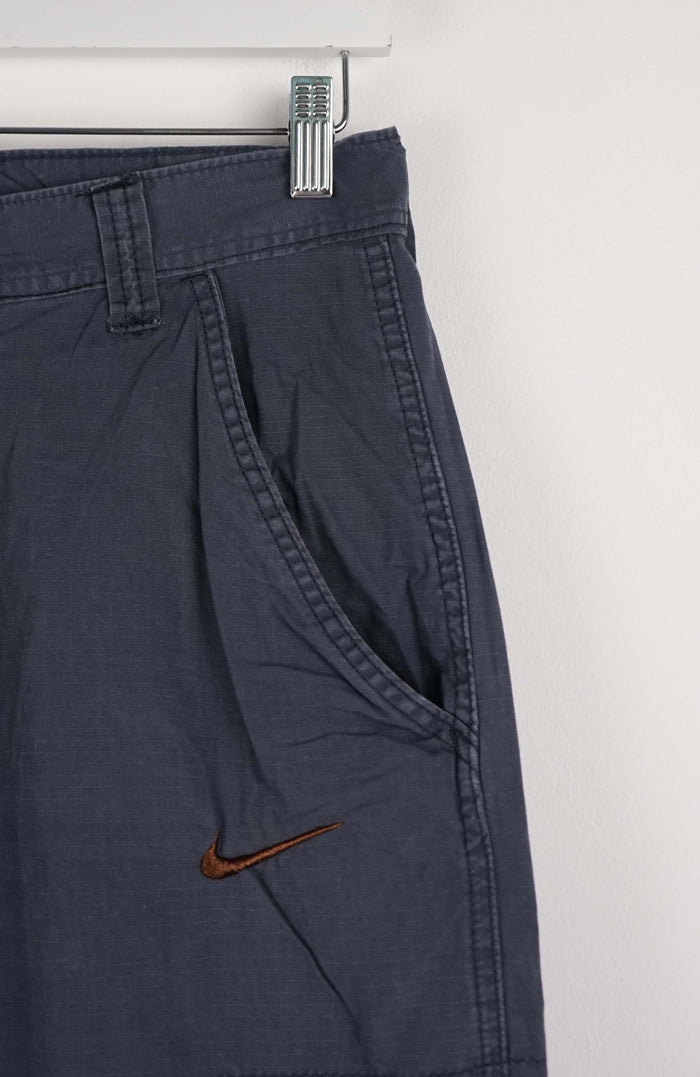 VINTAGE REWORK CARGO CAPRI SHORTS W30