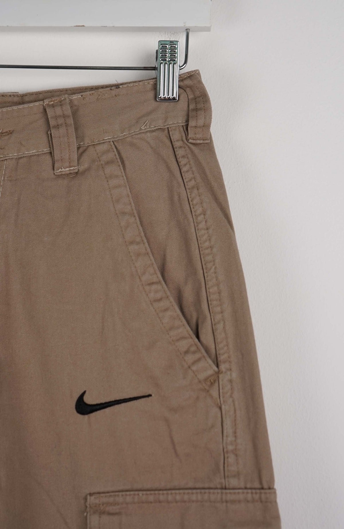 VINTAGE REWORK CARGO CAPRI SHORTS W28