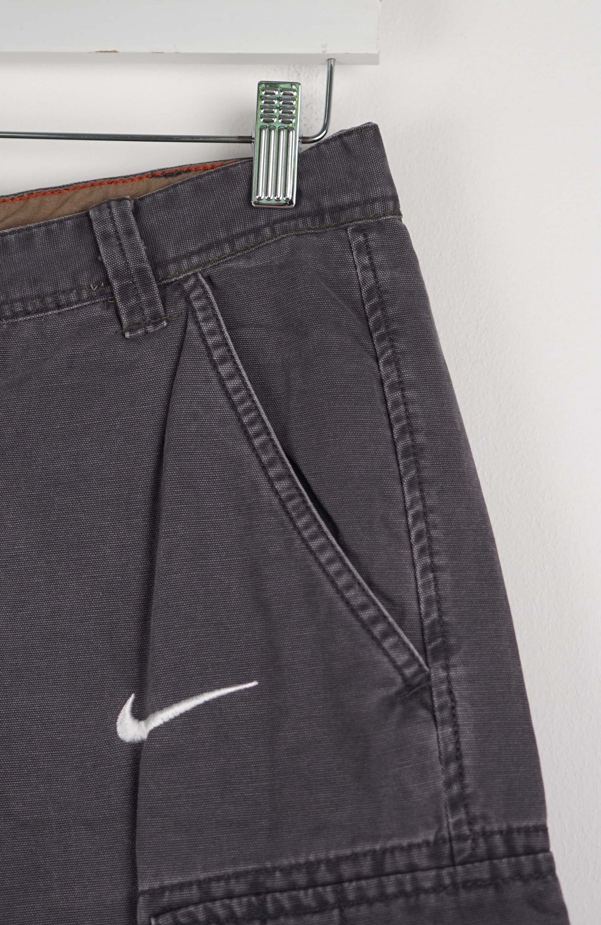 VINTAGE REWORK CARGO CAPRI SHORTS W29