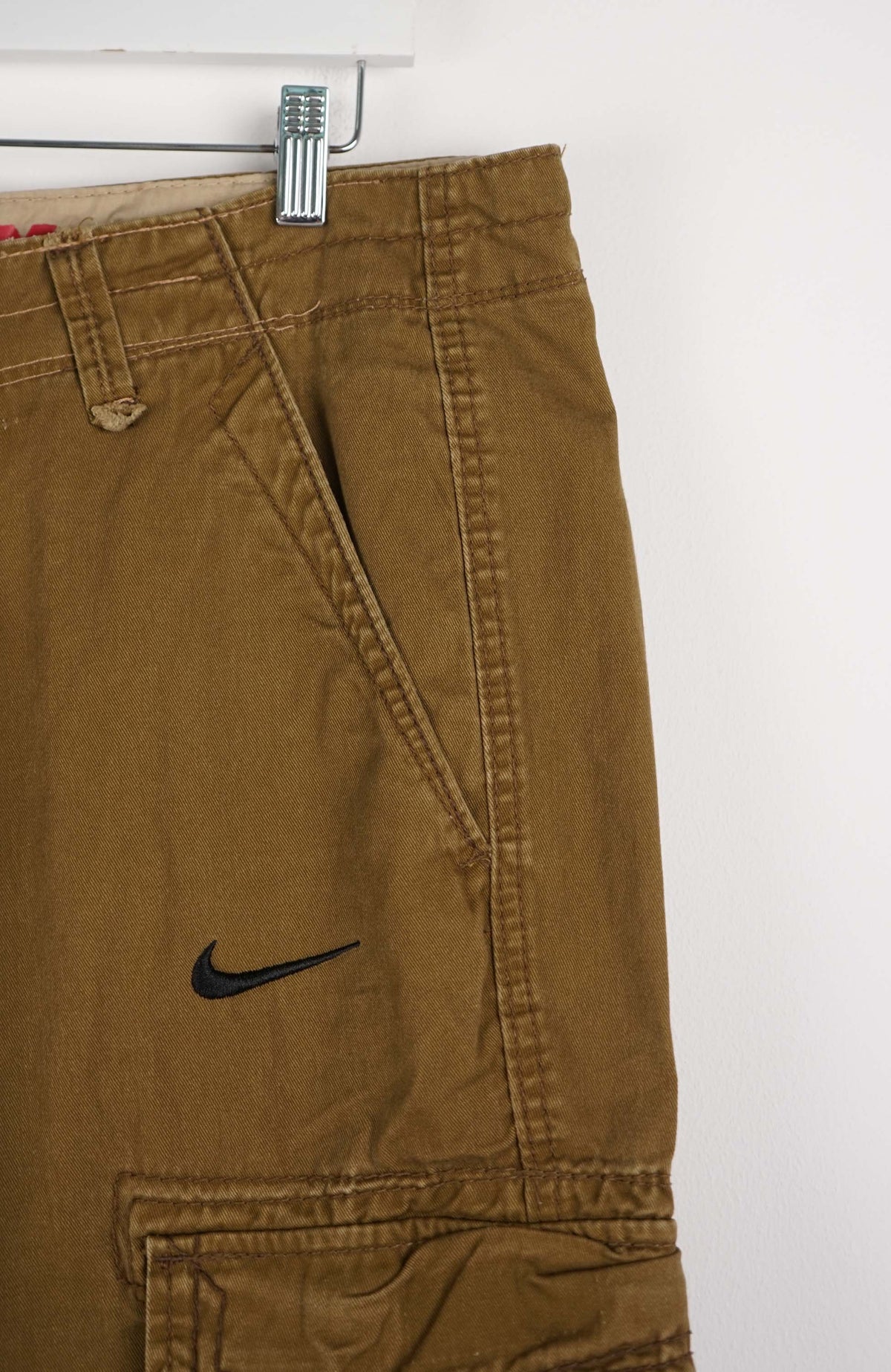 VINTAGE REWORK CARGO CAPRI SHORTS W32
