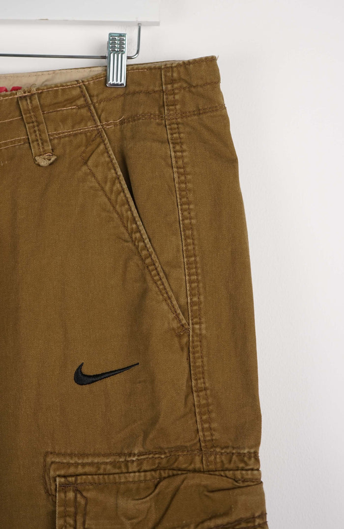 VINTAGE REWORK CARGO CAPRI SHORTS W32