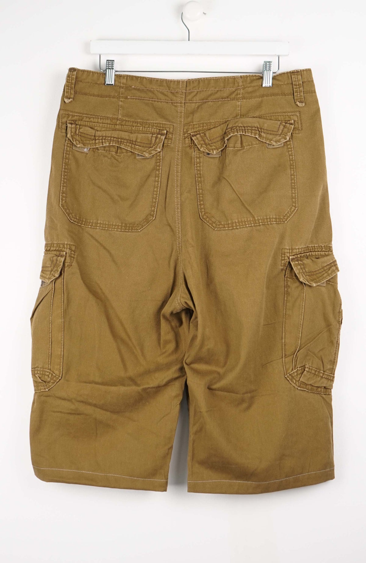VINTAGE REWORK CARGO CAPRI SHORTS W32