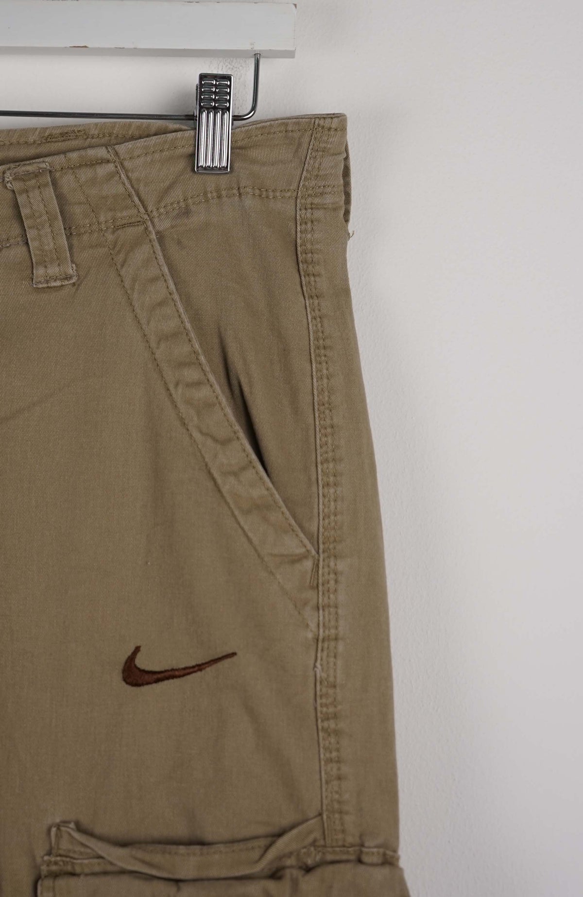 VINTAGE REWORK CARGO CAPRI SHORTS W36