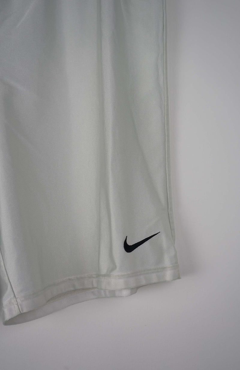 VINTAGE NIKE SHORTS W36
