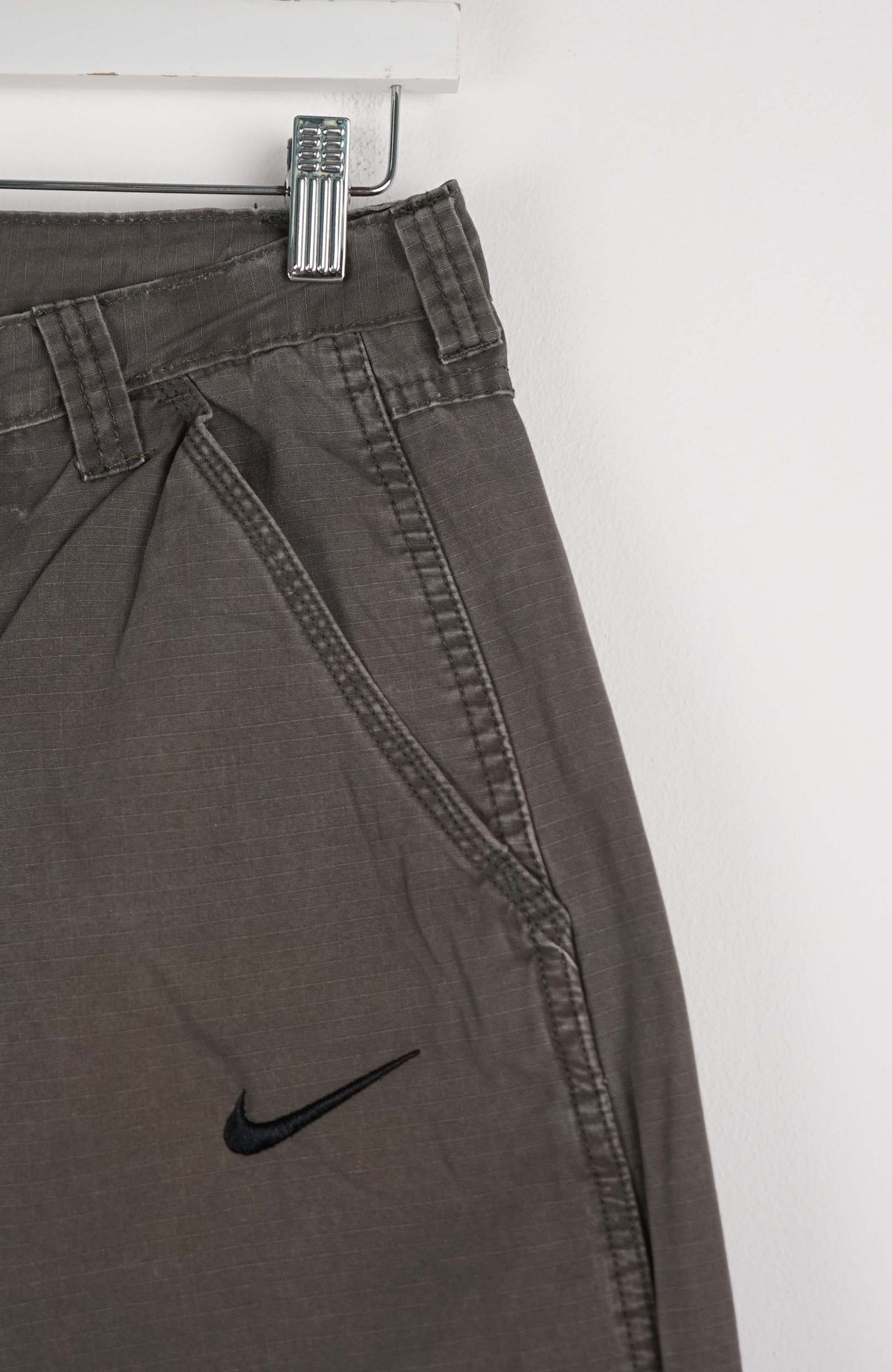 VINTAGE REWORK CARGO CAPRI SHORTS W32