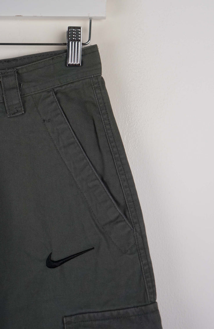 VINTAGE REWORK CARGO SHORTS W27