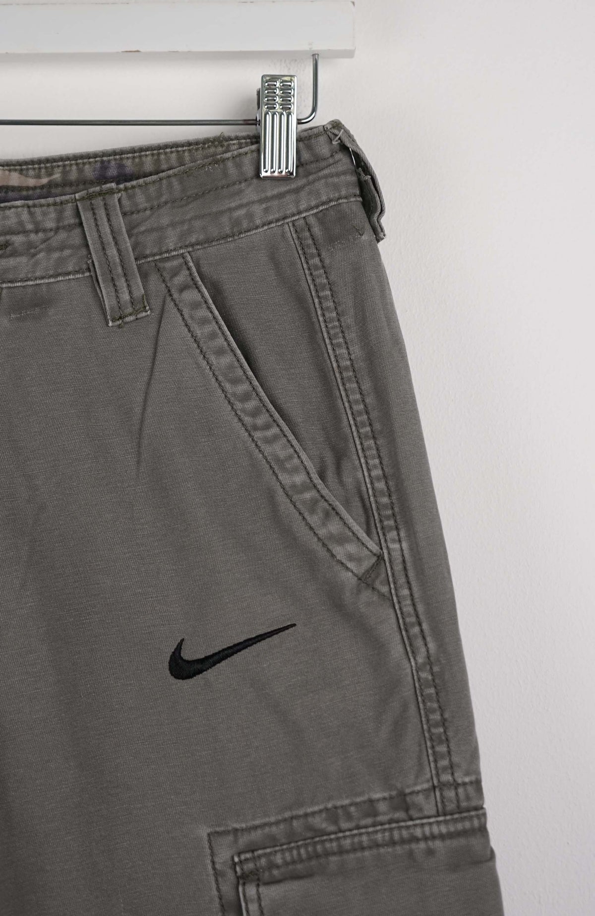 VINTAGE REWORK CARGO SHORTS W29