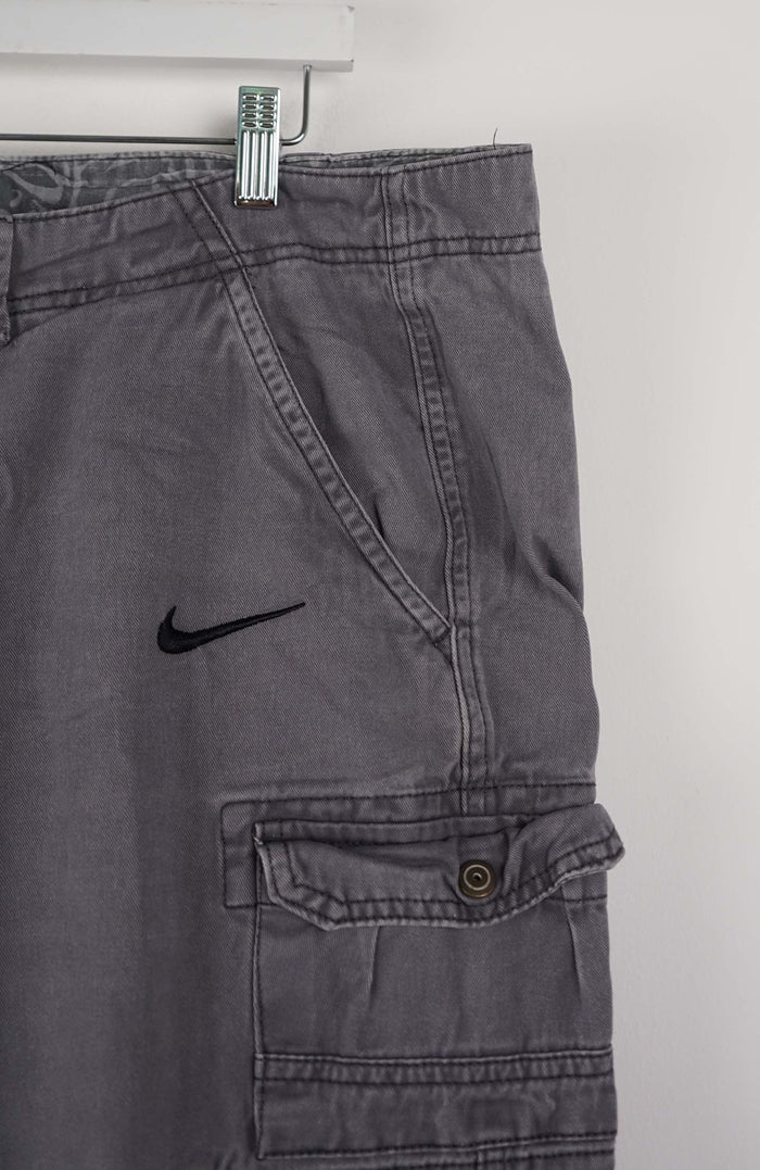 VINTAGE REWORK CARGO SHORTS W38