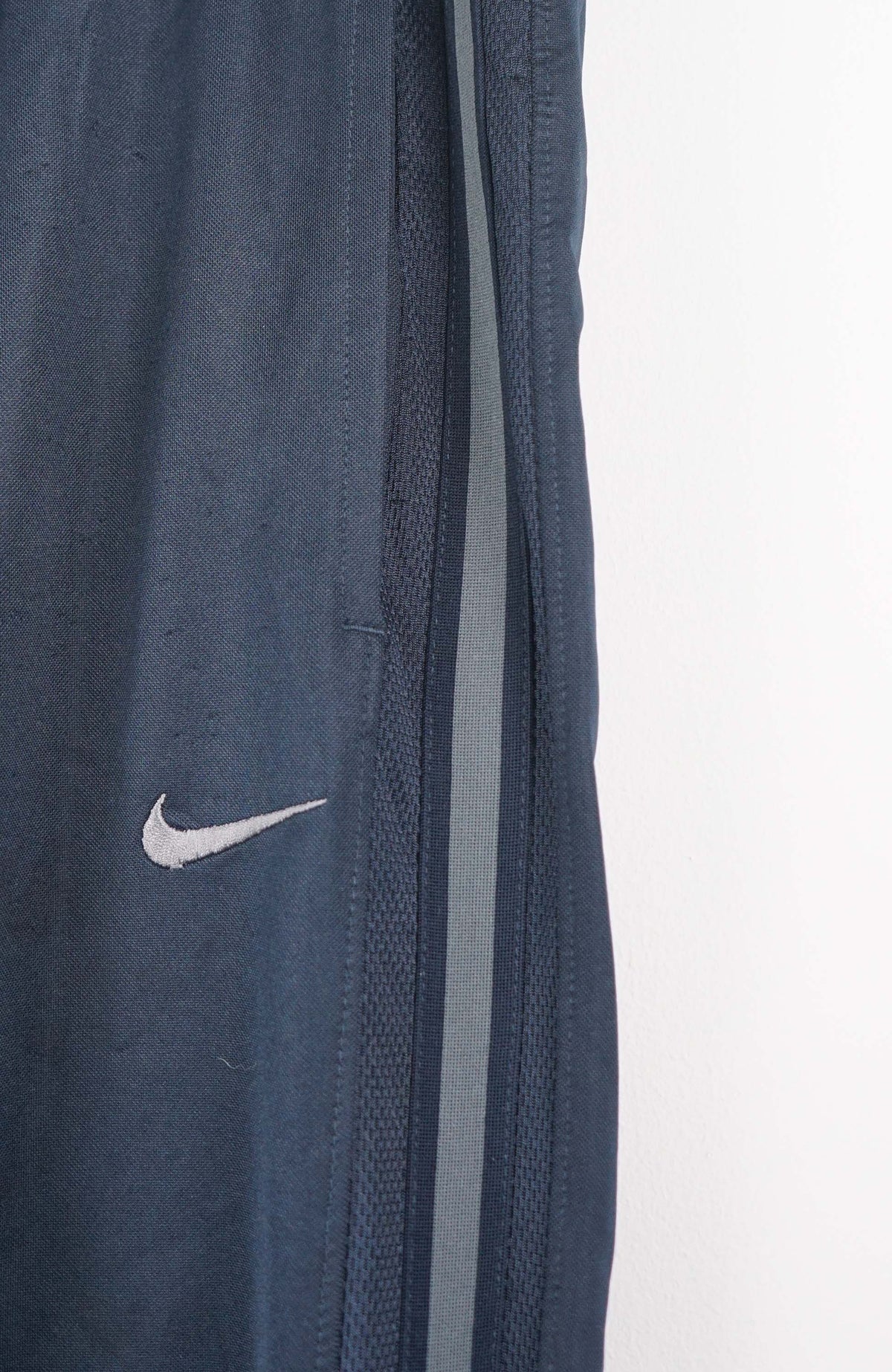 VINTAGE NIKE TRACK PANTS (XL)