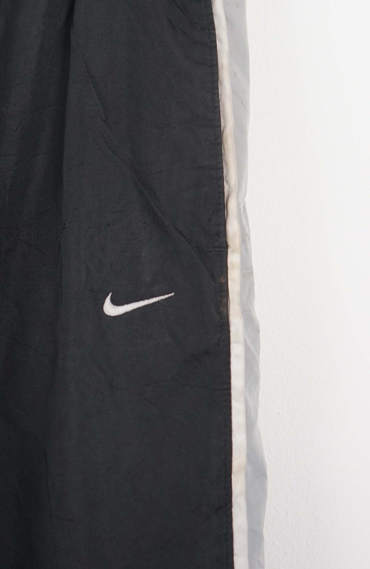 VINTAGE NIKE TRACK PANTS (XL)