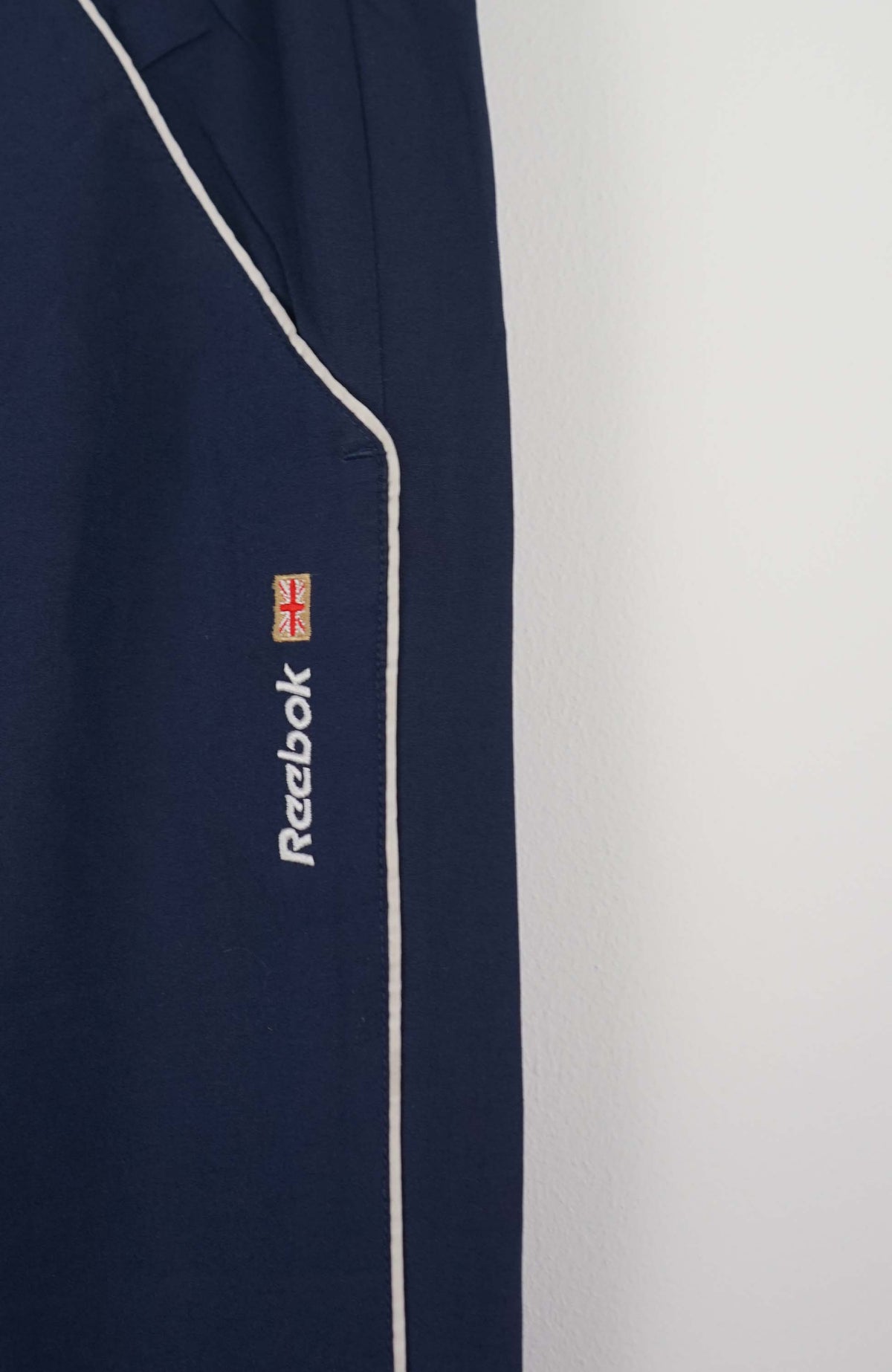 VINTAGE REEBOK TRACK PANTS (M)