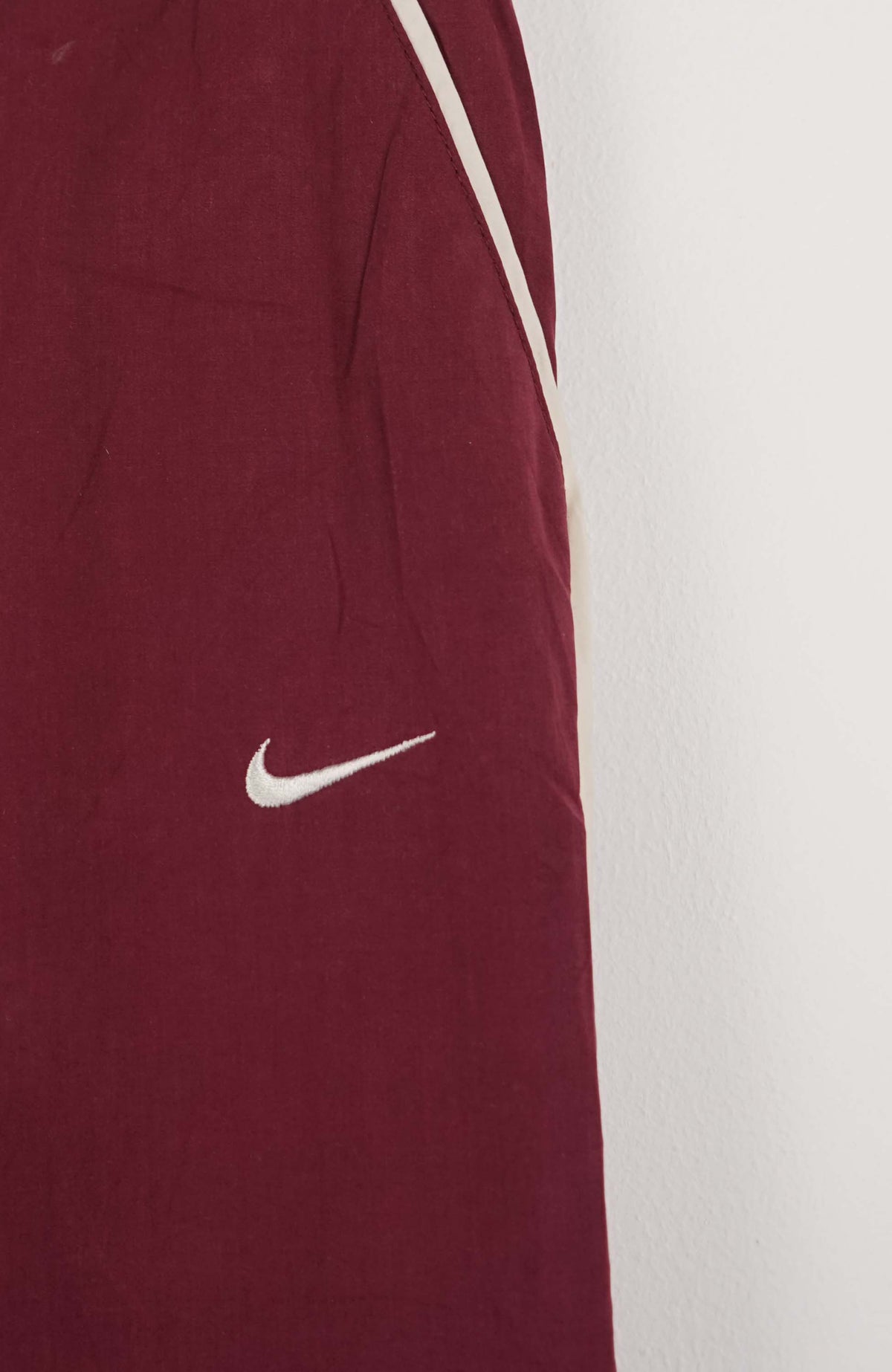VINTAGE NIKE TRACK PANTS (M)