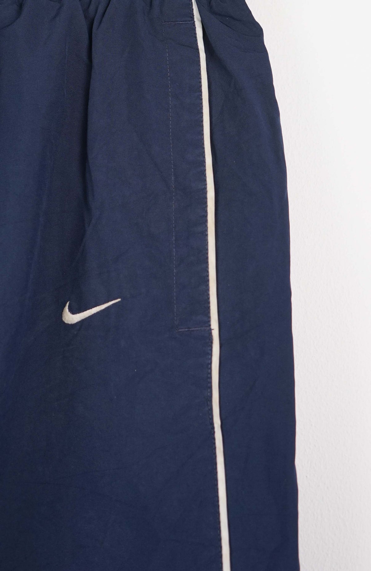 VINTAGE NIKE TRACK PANTS (M)