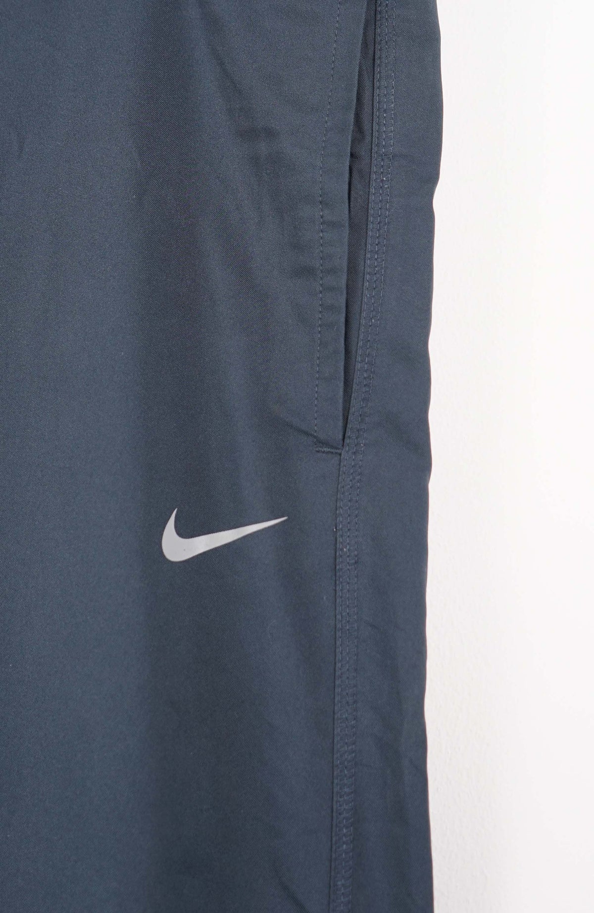 VINTAGE NIKE TRACK PANTS (XL)