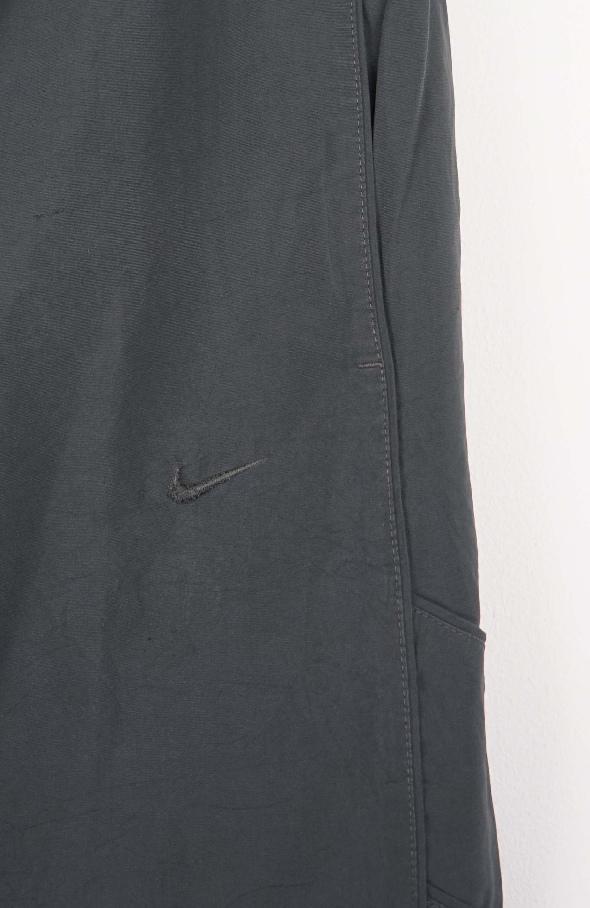 VINTAGE NIKE TRACK PANTS (M)