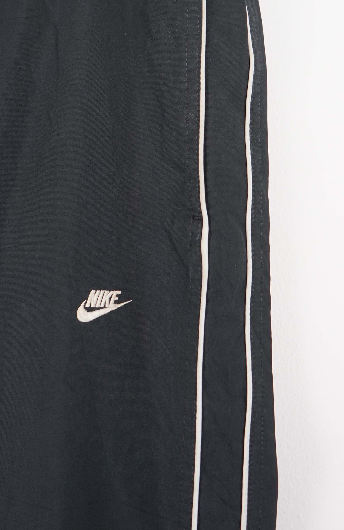 VINTAGE NIKE TRACK PANTS (XL)