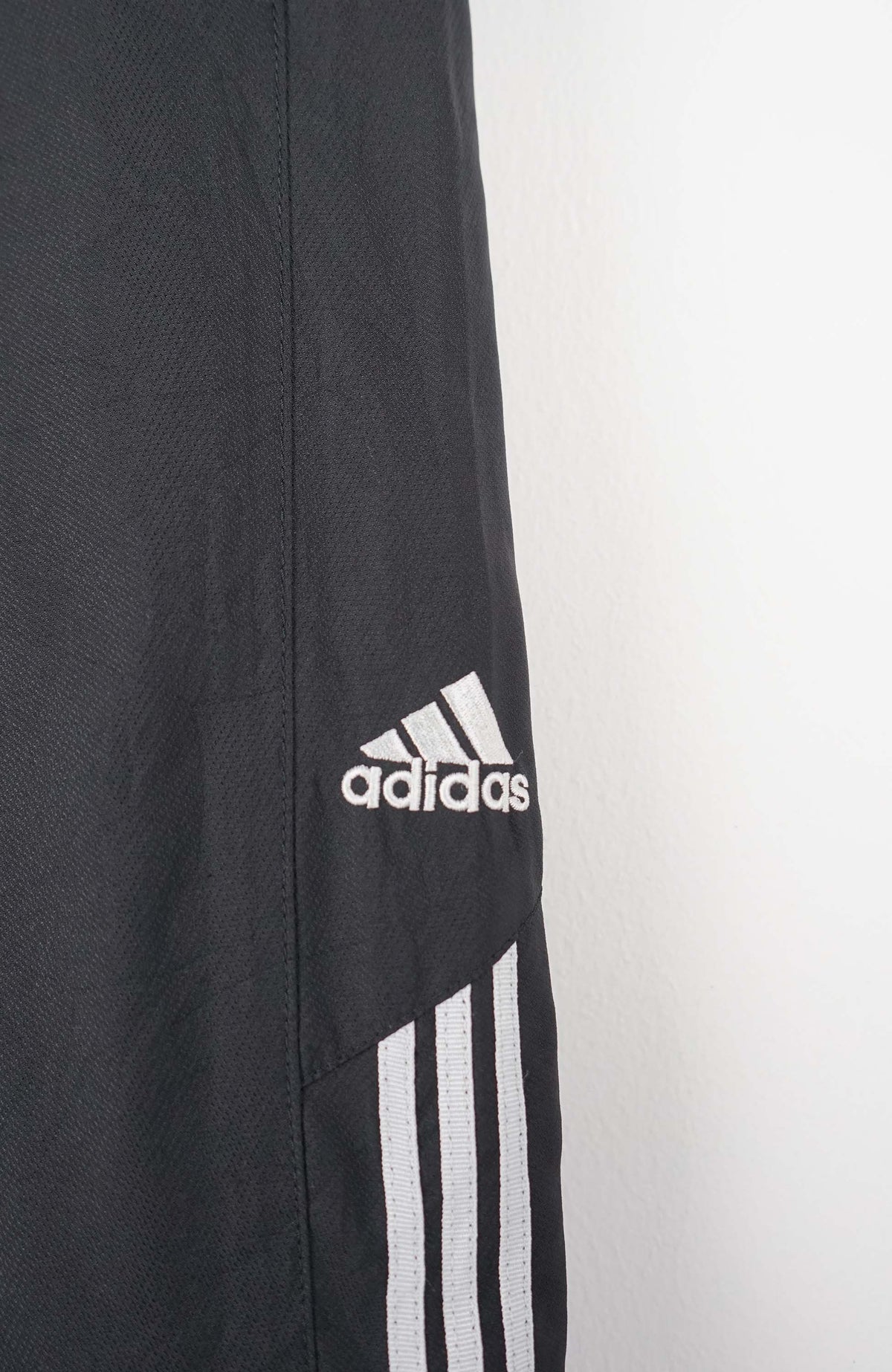 VINTAGE ADIDAS TRACK PANTS (M)