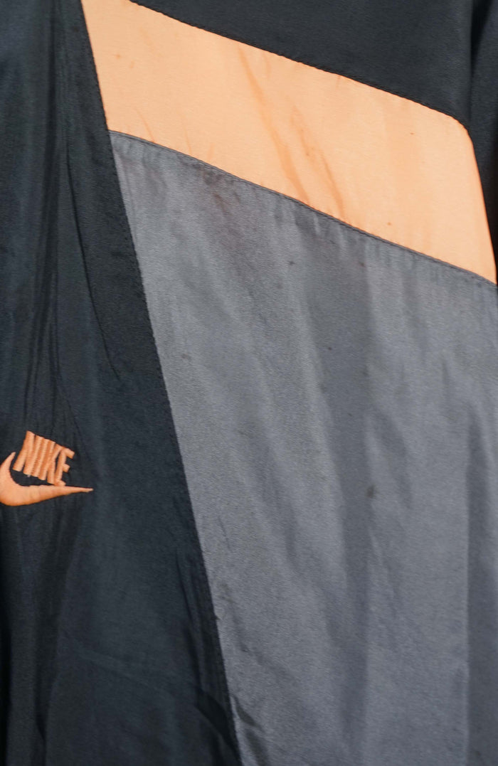 VINTAGE NIKE WINDBREAKER (L)