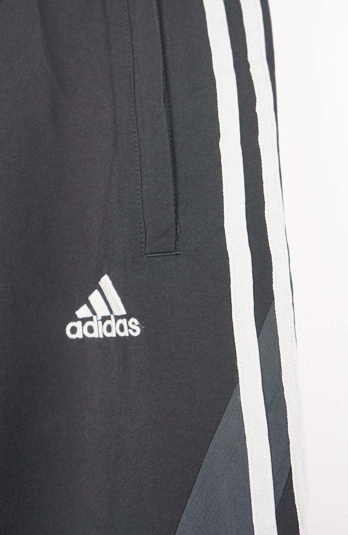 VINTAGE ADIDAS TRACK PANTS (M)