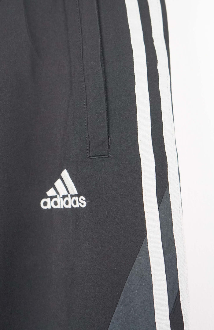 VINTAGE ADIDAS TRACK PANTS (M)