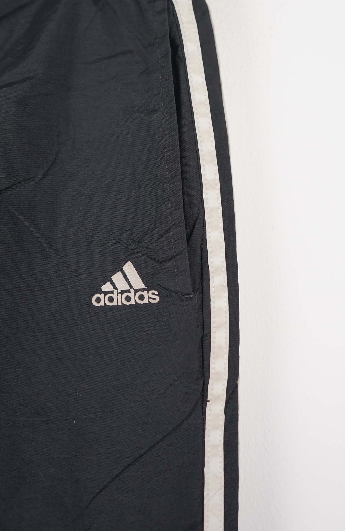 VINTAGE ADIDAS TRACK PANTS (M)
