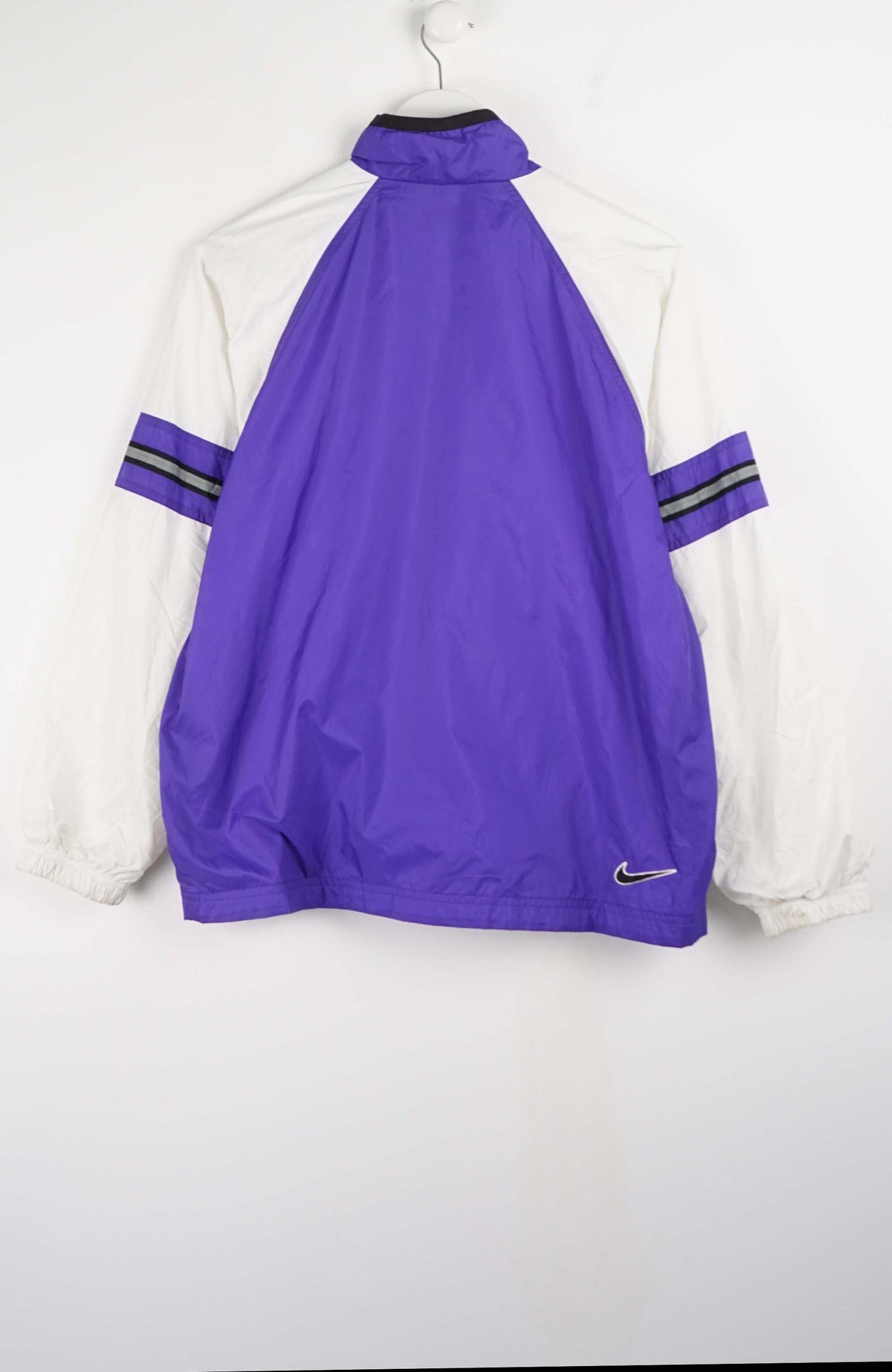 VINTAGE NIKE WINDBREAKER (S)