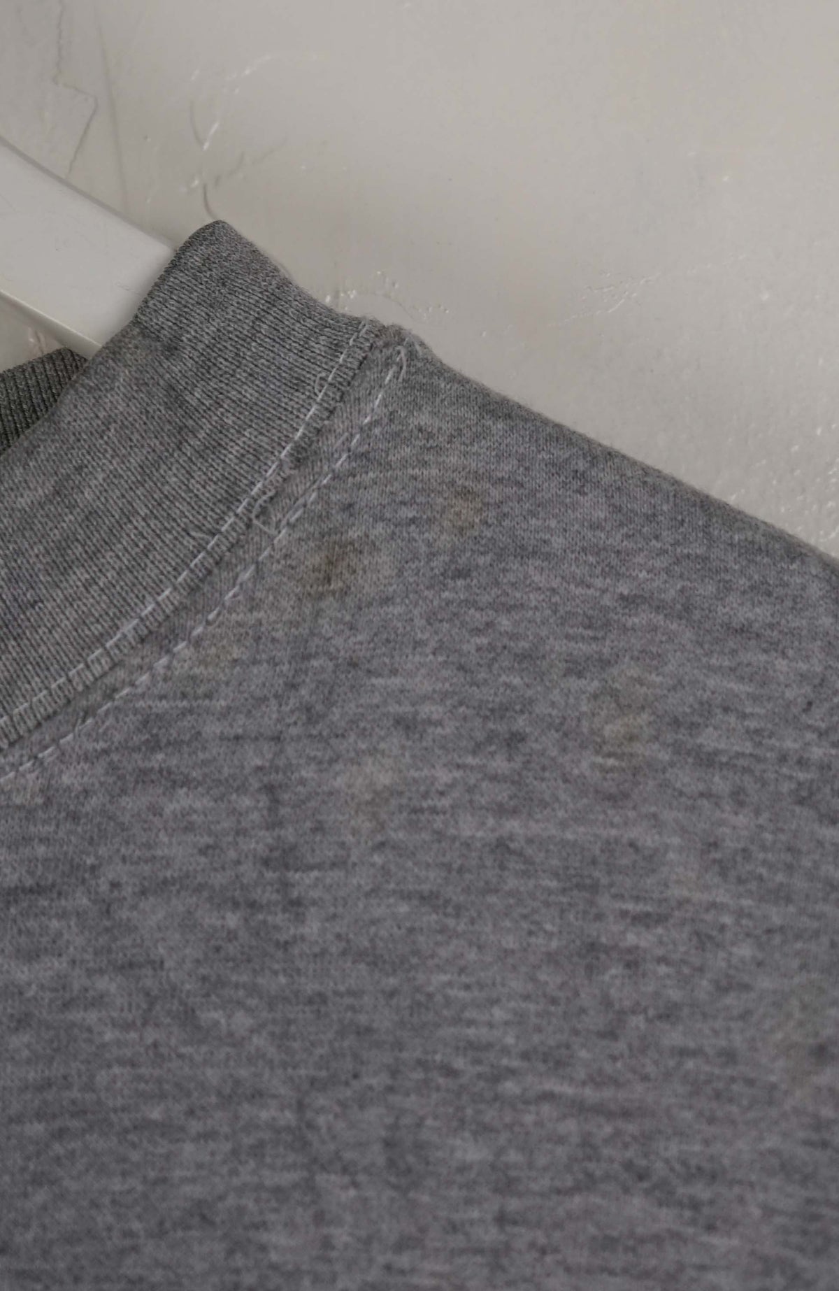 VINTAGE NOTRE DAME COLLEGE SWEATER (L)