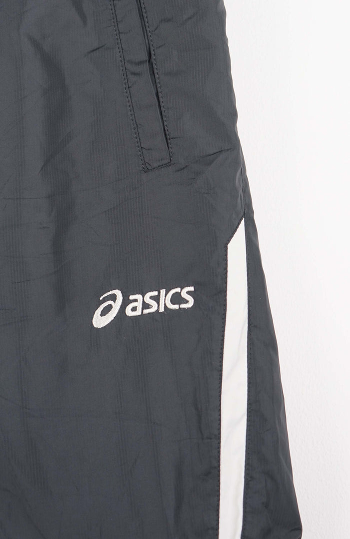 VINTAGE ASICS TRACK PANT SHORTS (M)