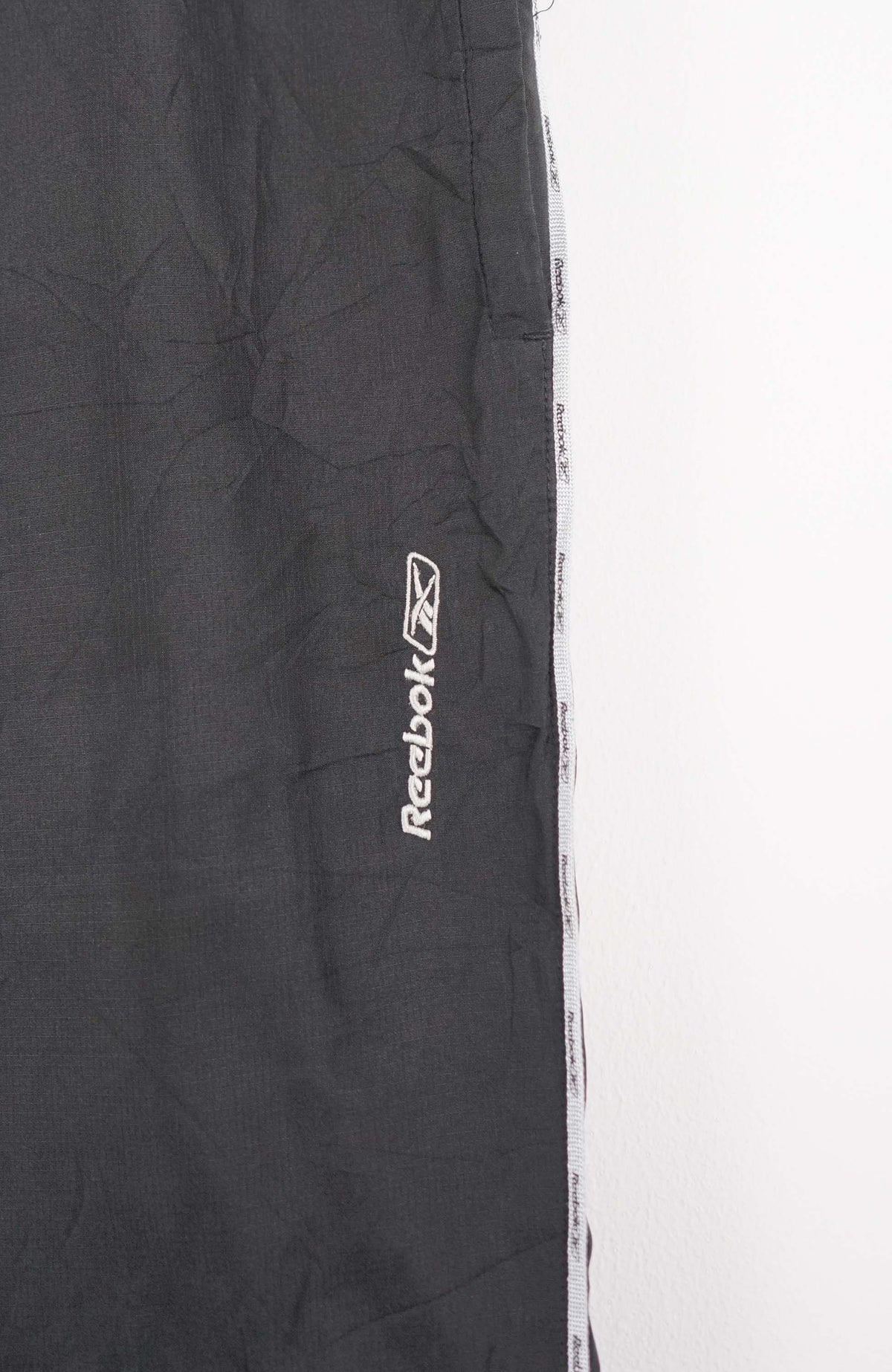 VINTAGE REEBOK TRACK PANT SHORTS (L)
