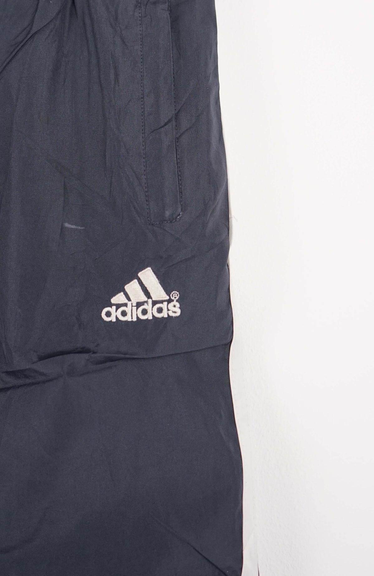 VINTAGE ADIDAS TRACK PANT SHORTS (M)