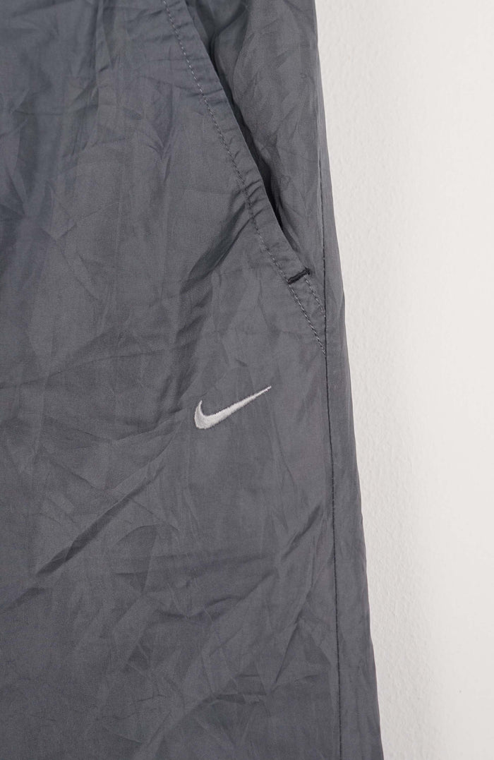 VINTAGE NIKE TRACK PANT SHORTS (XS)