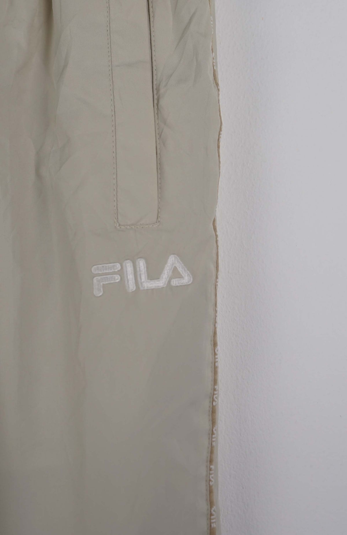 VINTAGE FILA TRACK PANT SHORTS (XS)
