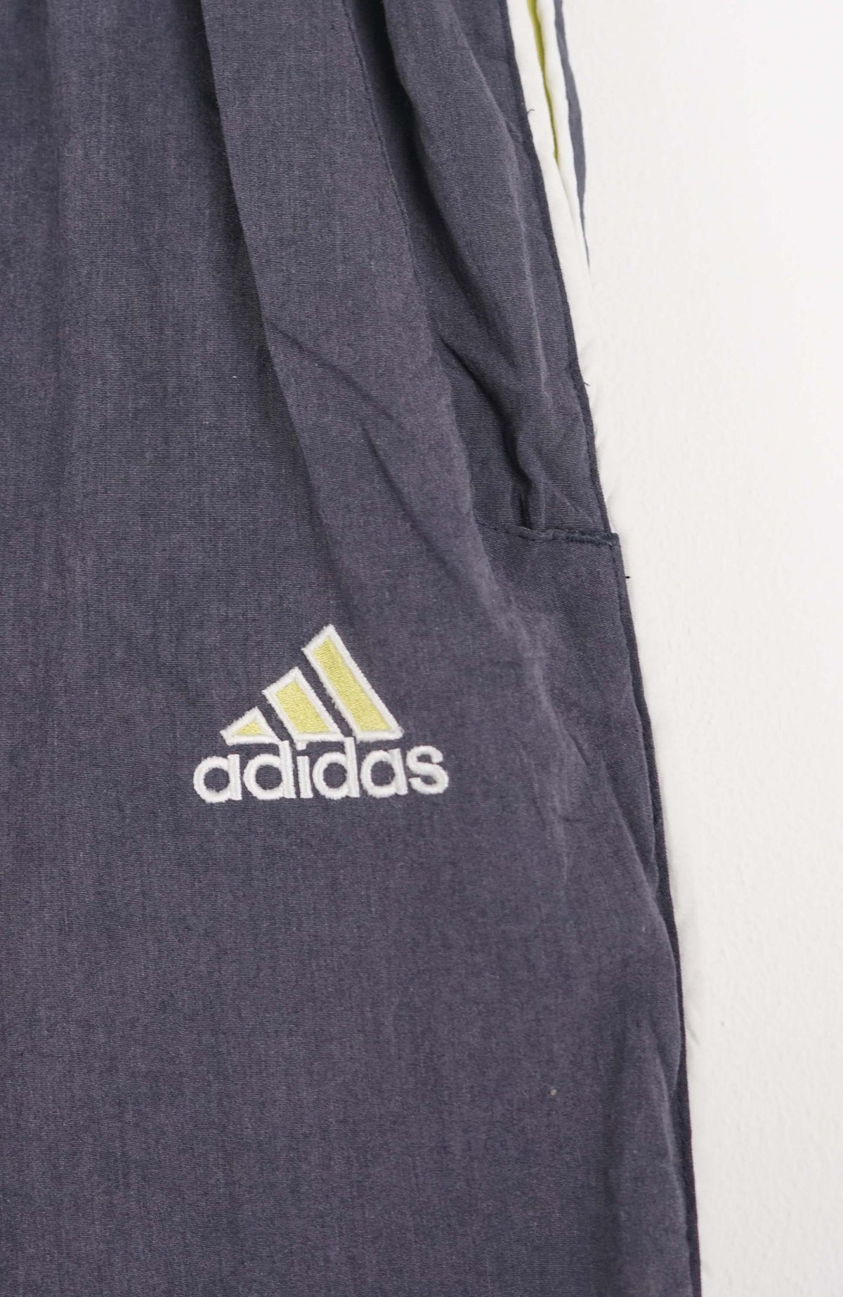 VINTAGE ADIDAS TRACK PANT SHORTS (M)