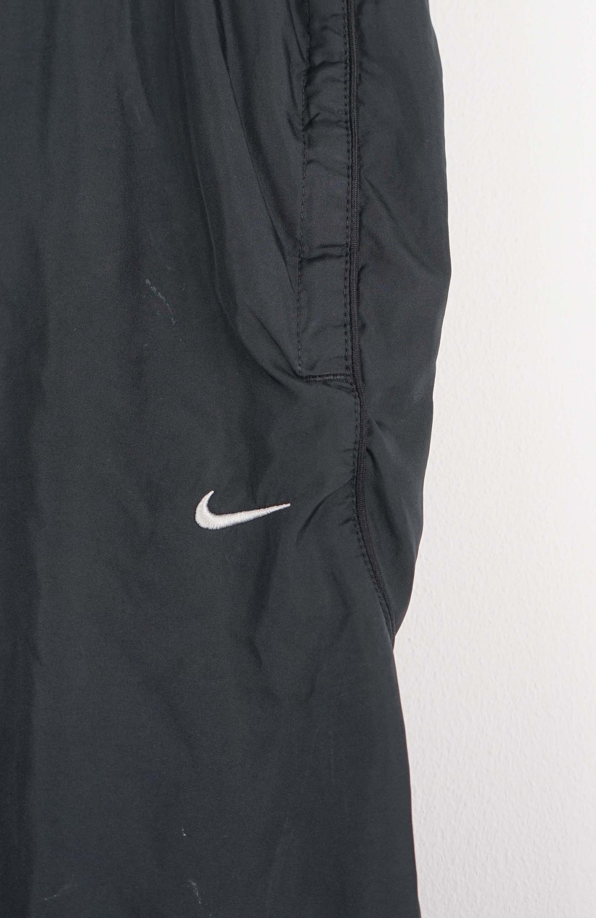VINTAGE NIKE TRACK PANT SHORTS (XL)