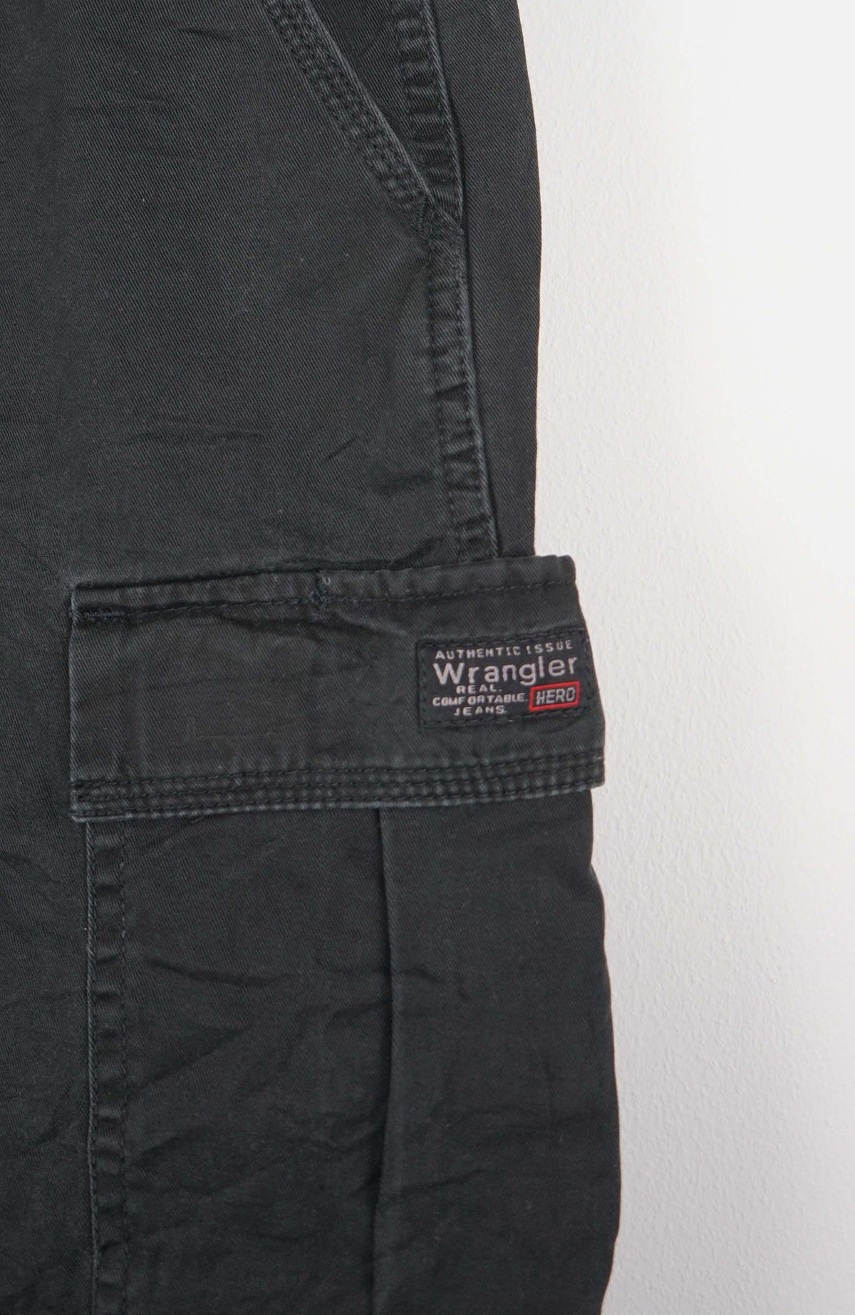 VINTAGE WRANGLER CARGO SHORTS W32