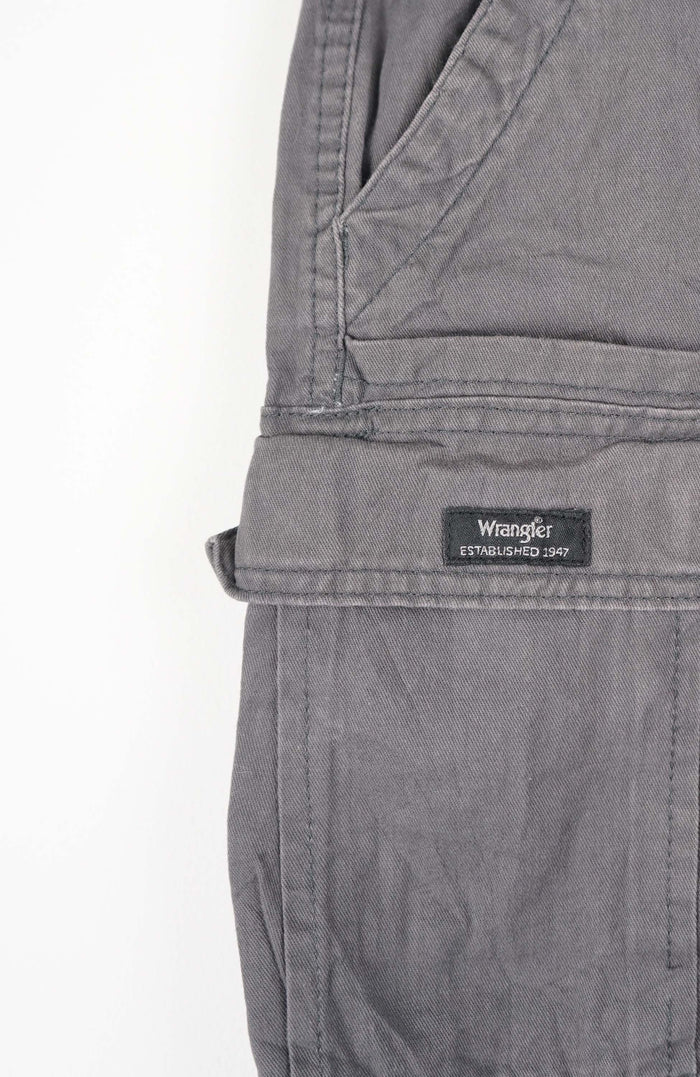 VINTAGE WRANGLER CARGO SHORTS W25