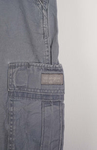 VINTAGE WRANGLER CARGO SHORTS W34