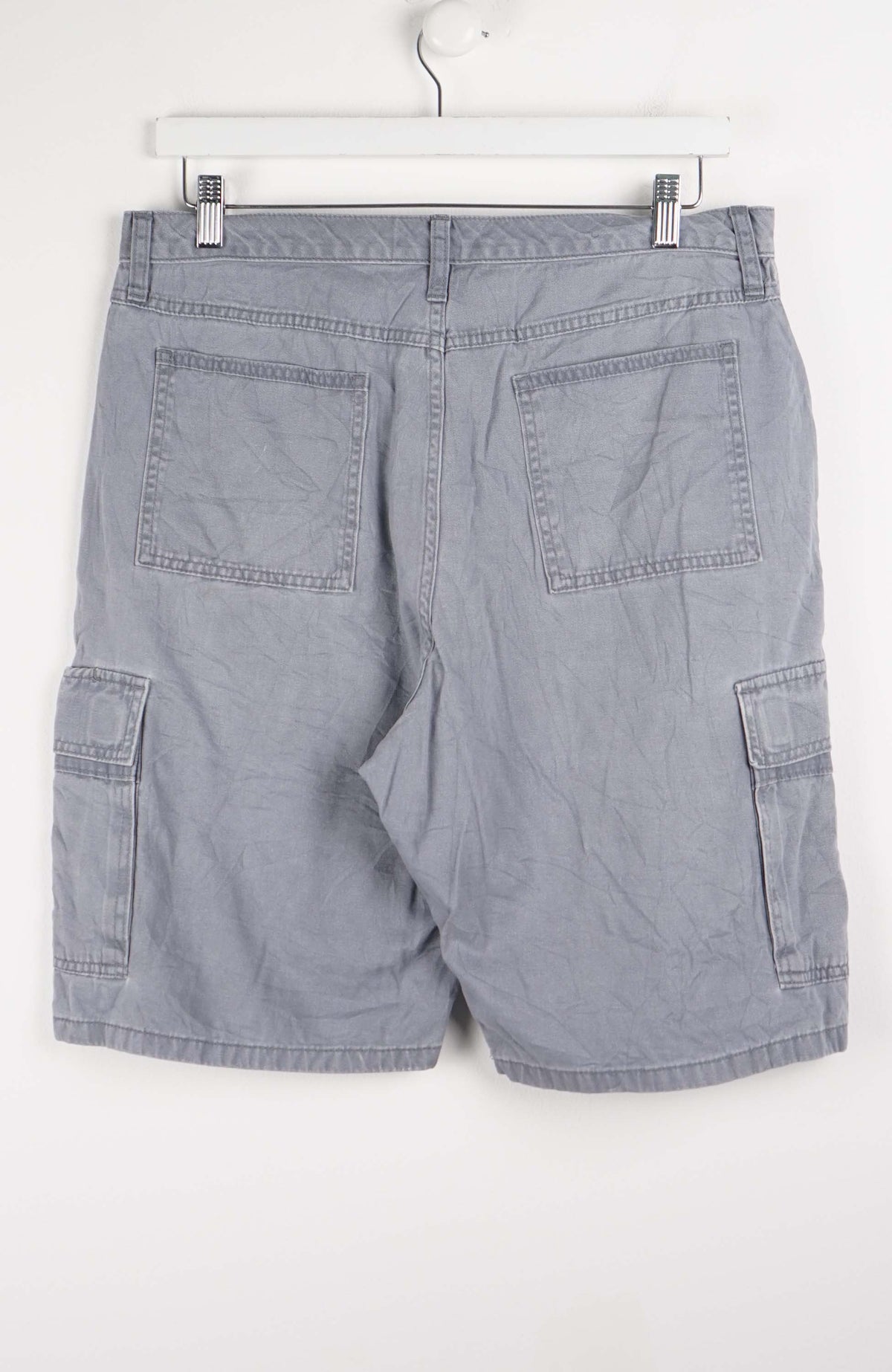 VINTAGE WRANGLER CARGO SHORTS W34