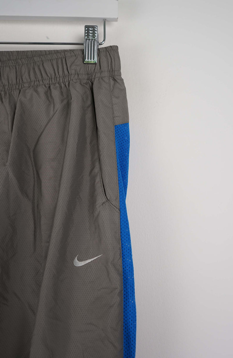VINTAGE NIKE TRACK PANTS (M)