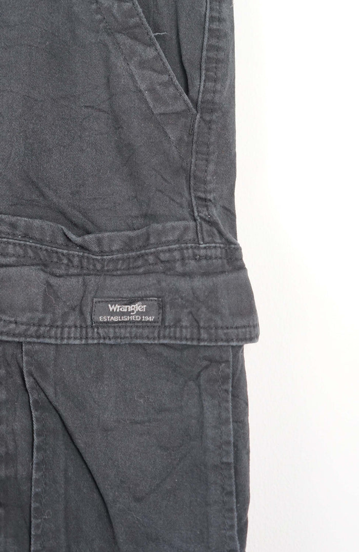 VINTAGE WRANGLER CARGO SHORTS W36
