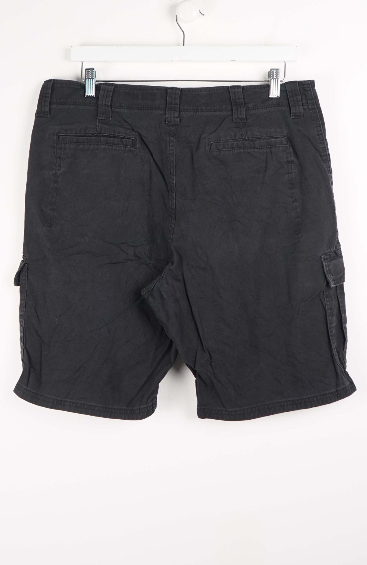 VINTAGE WRANGLER CARGO SHORTS W36