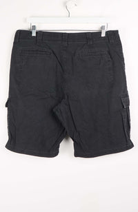 VINTAGE WRANGLER CARGO SHORTS W36