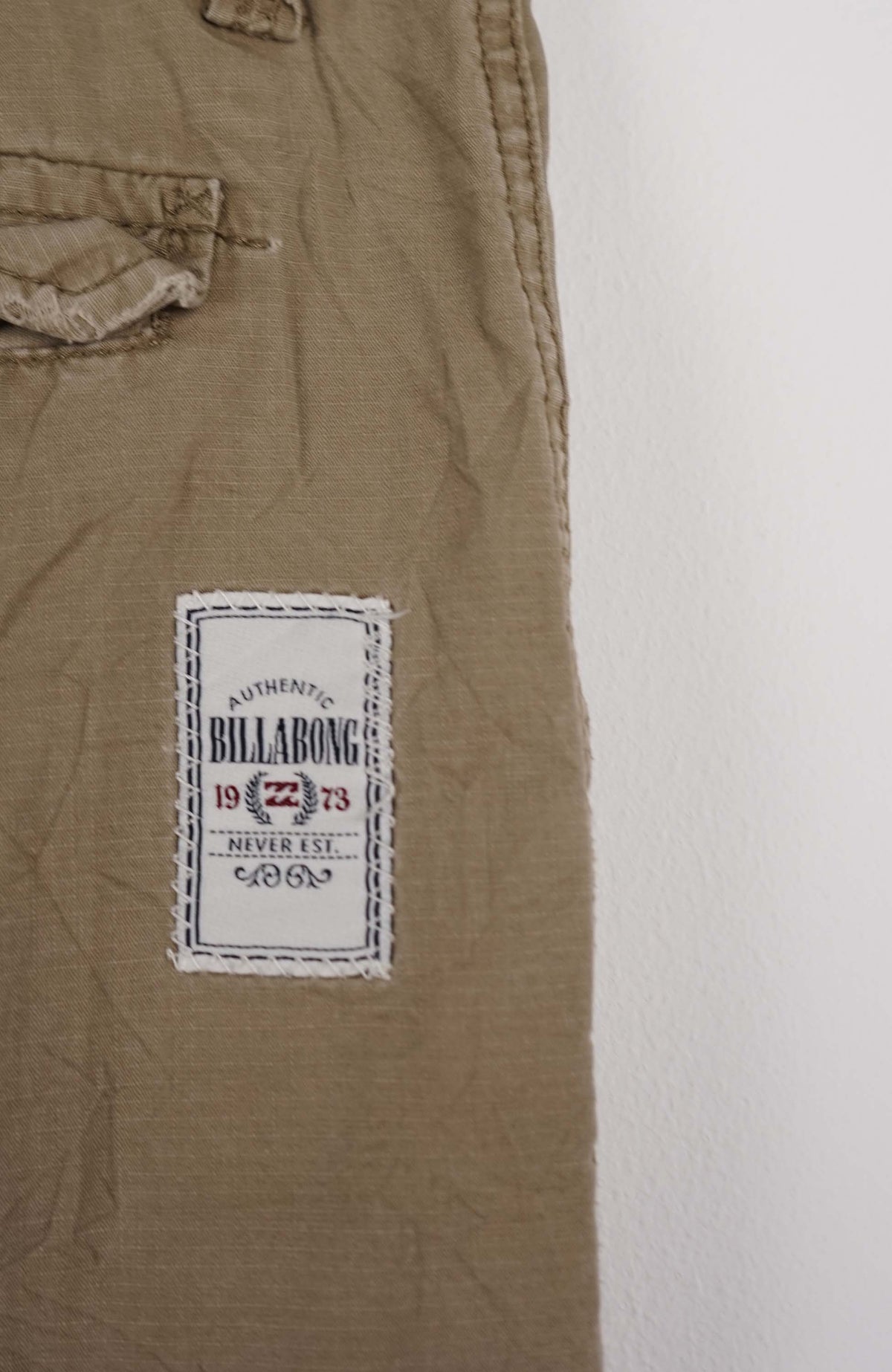 VINTAGE BILLABONG CARGO SHORTS W36