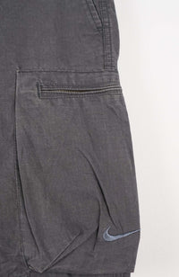 VINTAGE NIKE CARGO SHORTS W34