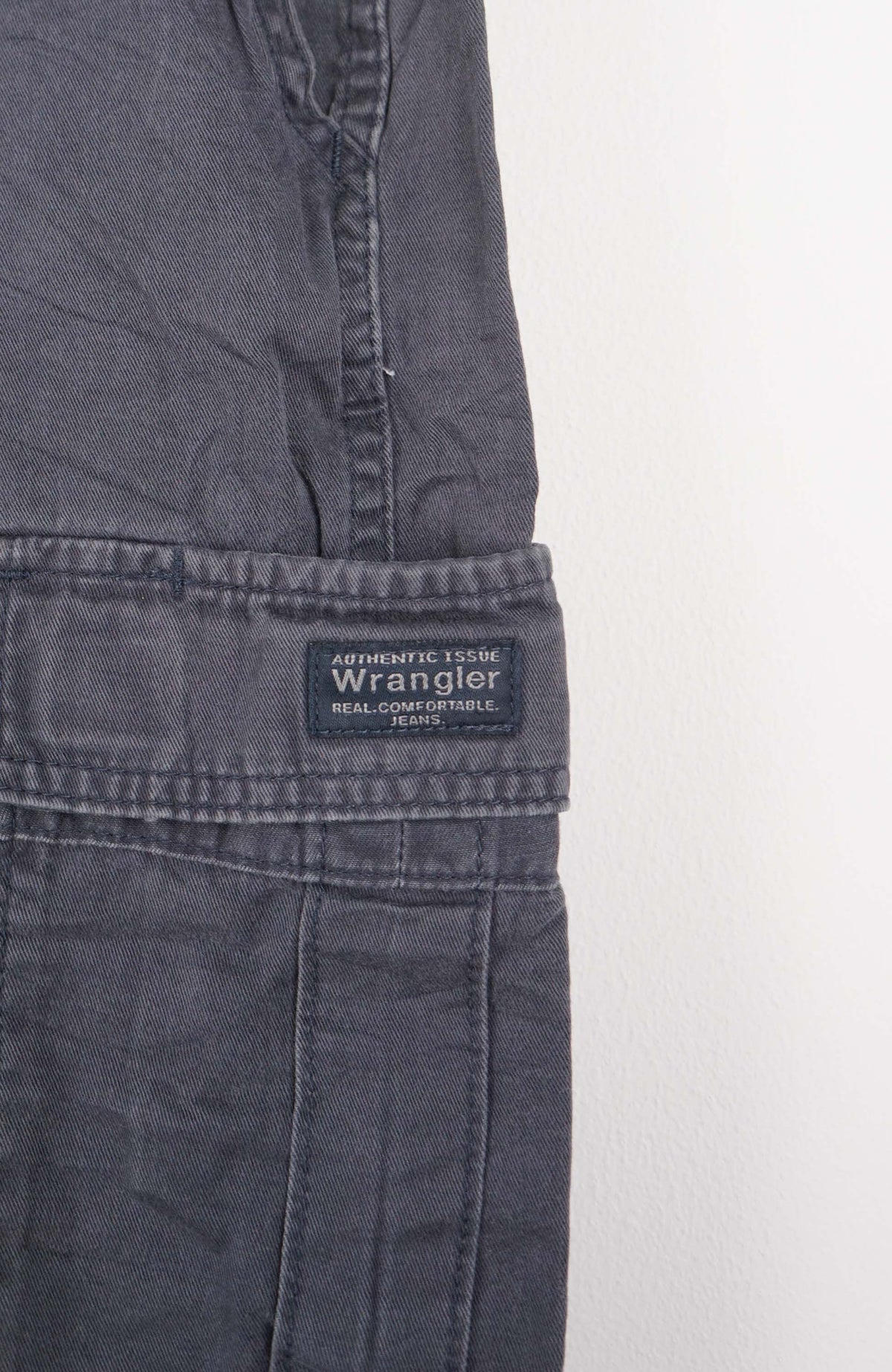 VINTAGE WRANGLER CARGO SHORTS W34