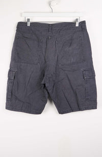 VINTAGE WRANGLER CARGO SHORTS W34