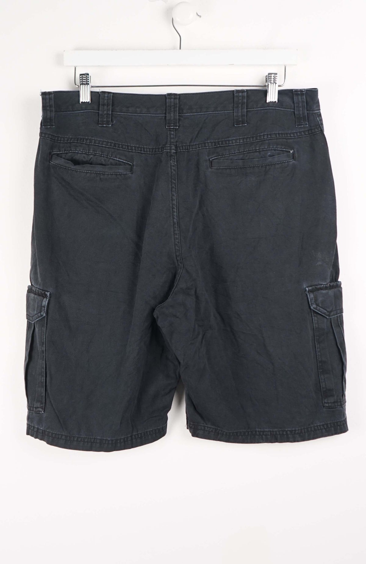 VINTAGE WRANGLER CARGO SHORTS W34