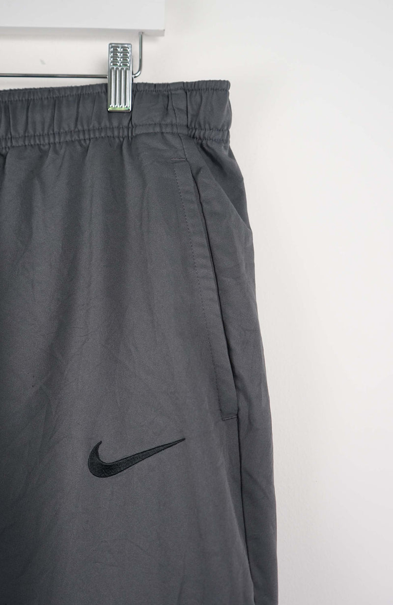 VINTAGE NIKE TRACK PANTS (XL)